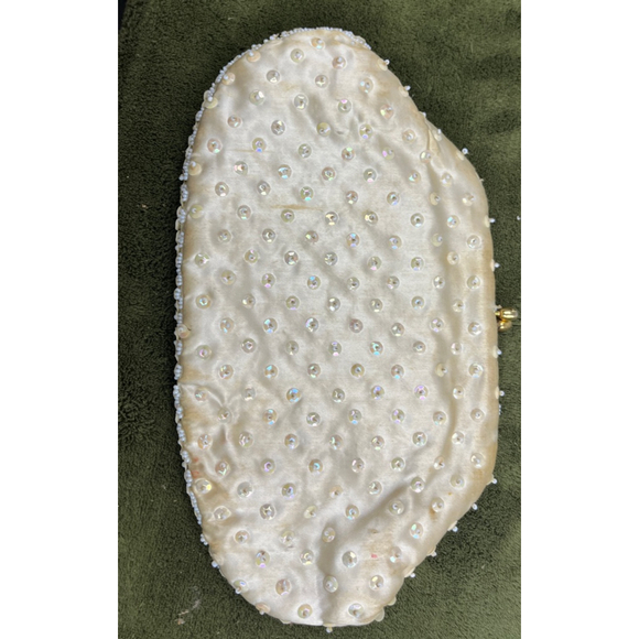 Vintage Pearl Beaded Kiss-Lock Evening Clutch – Iridescent Sequins & Gold Chain - Picture 4 of 6